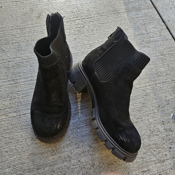 Girls booties - Picture 1 of 4